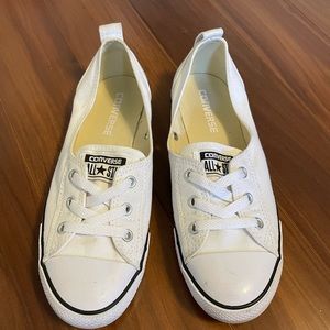 Like new white ballet lace converse shoes